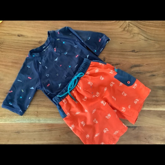 Little boy Shorts bundle 3-4 T & swimsuit - Picture 2 of 9
